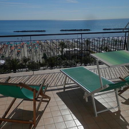B&B Attico Mare San Benedetto del Tronto Eksteriør bilde