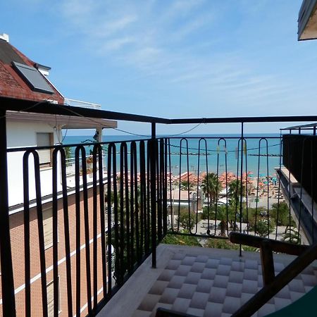 B&B Attico Mare San Benedetto del Tronto Eksteriør bilde
