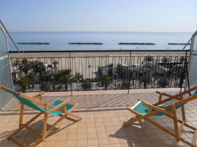 B&B Attico Mare San Benedetto del Tronto Eksteriør bilde
